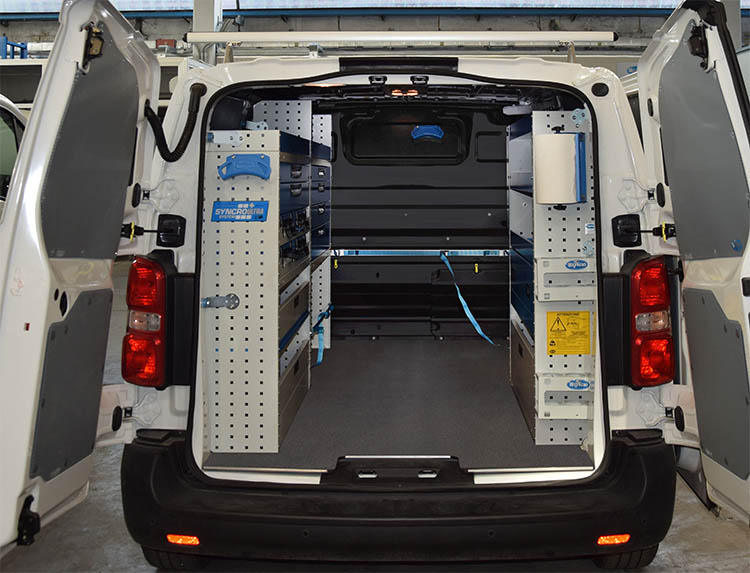 Proace allestito con sistema Syncro Friuli