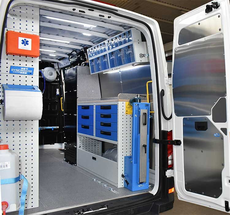 Trafic con coperture per la carrozzeria Syncro Friuli