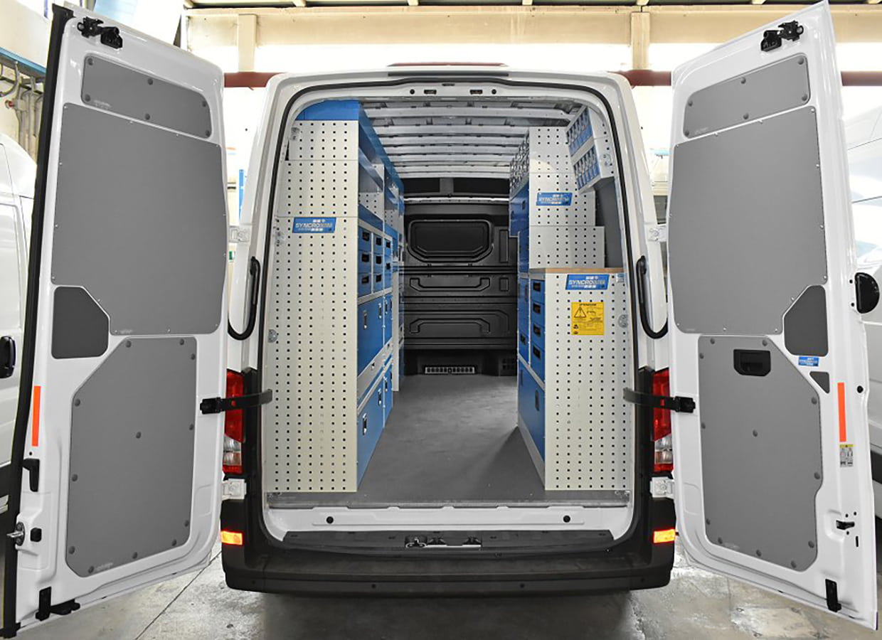 Allestimento completo per furgone MAN TGE L4H3 realizzato da Syncro System Friuli