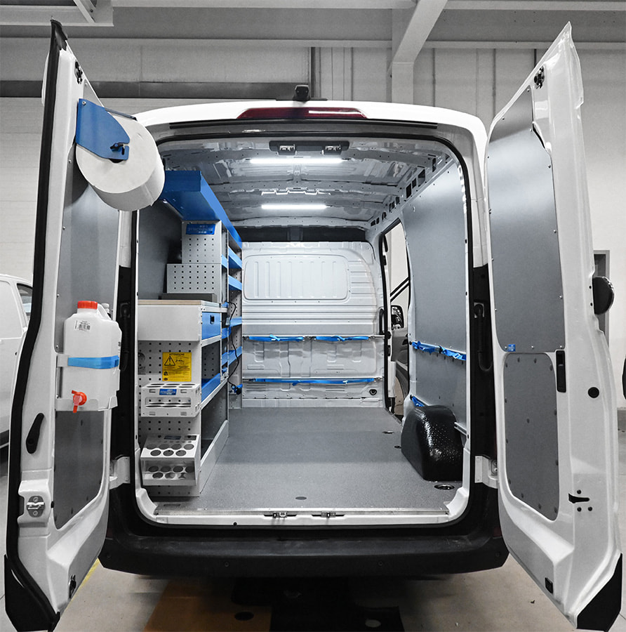 Allestimento completo per Maxus Deliver9 realizzato da Syncro System Friuli
